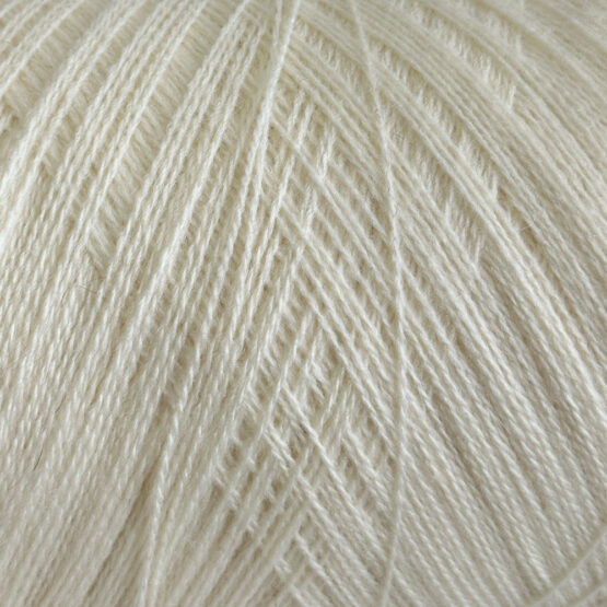 closeup white Vanillewit tuftgaren | 1200 g