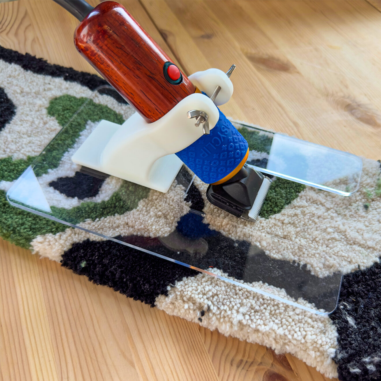 Improved Guide Holder for Rug Carving Clippers Tufting Europe