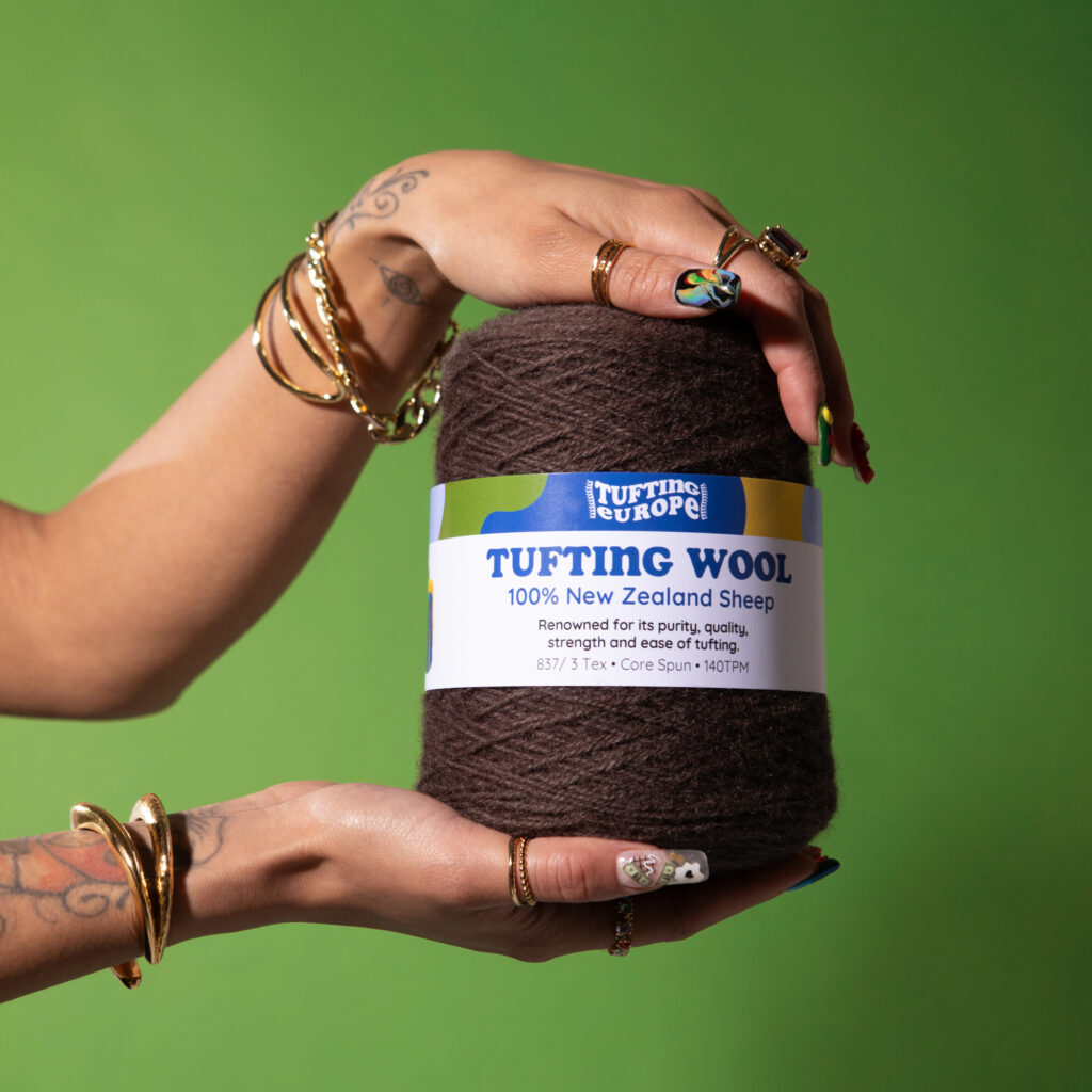 Brown 500 g Wool Tufting Yarn Tufting Europe