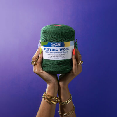 Waldgrün 500 g Wolle Tufting-Garn 4 Waldgrünes Tufting-Garn auf Konen – 100 % neuseeländische Wolle