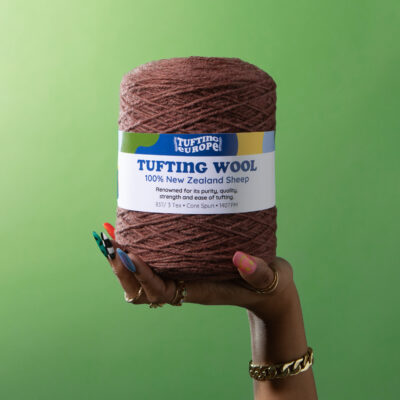 Warmes Braun 500 g Wolle Tufting-Garn 4 Mittleres braunes Tufting-Garn auf der Spule – 100 % neuseeländische Wolle